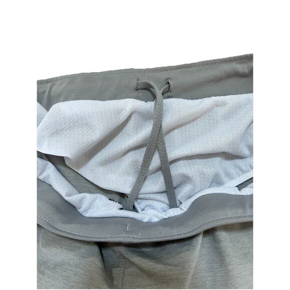 Under Armour Women’s Heat Gear Shorts Size Medium Gray Running Lined Active - Picture 6 of 6